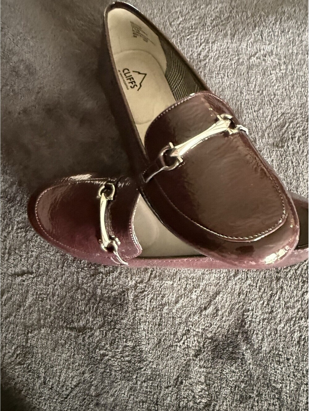 Cliffs by White Mountain Women's Burgundy Patent Leather Loafers